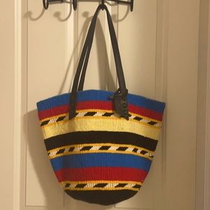 Basket room hand woven wool tote bag